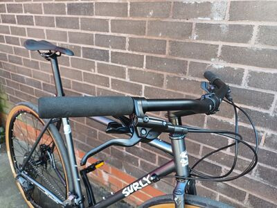 SURLY Straggler Flat Bar (10spd Shimano CUES) 54cm click to zoom image