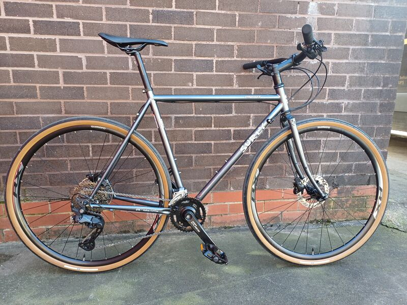 SURLY Straggler Flat Bar (10spd Shimano CUES) 54cm click to zoom image
